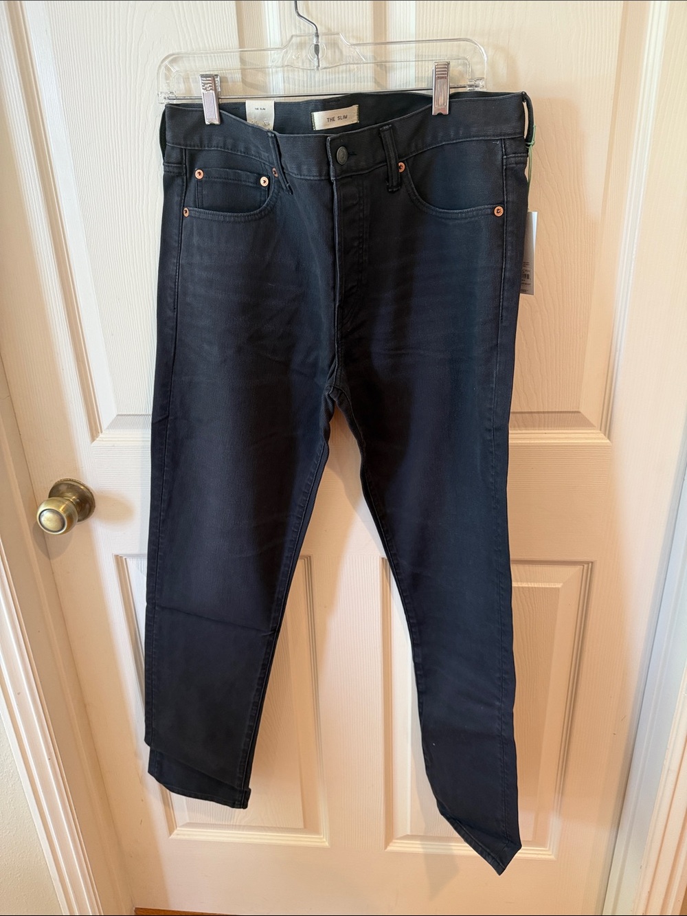 American Eagle Outfitters Black Slim Jeans Sz 32/32.  NWT. Box46